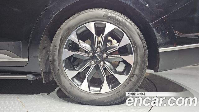 Kia Canival 2023 — photo 7