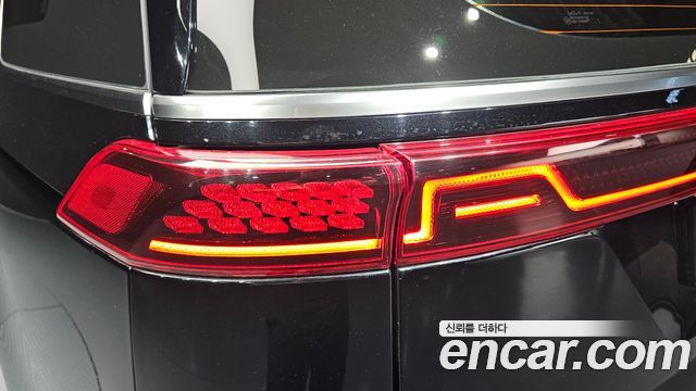 Kia Canival 2023 — photo 9