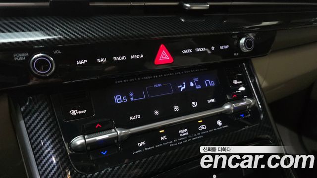 Kia Canival 2023 — photo 32