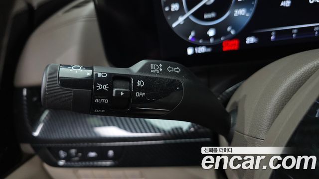 Kia Canival 2023 — photo 33