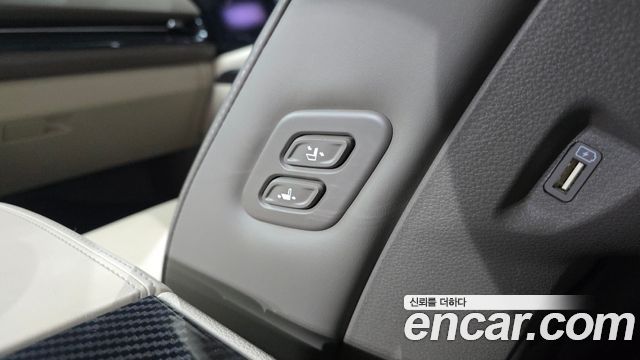 Kia Canival 2023 — photo 35