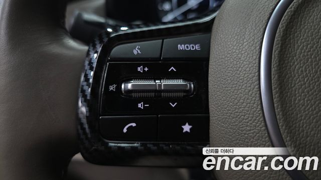 Kia Canival 2023 — photo 37