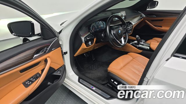 BMW 5-Series 2017 — photo 13