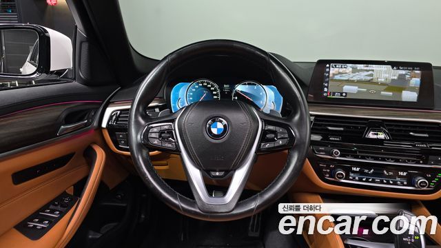 BMW 5-Series 2017 — photo 18
