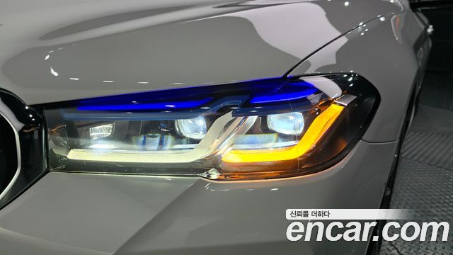 BMW 5-Series 2017 — photo 8