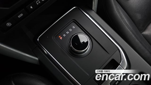 Land Rover Discovery Sport 2019 — photo 12