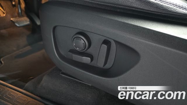 Land Rover Discovery Sport 2019 — photo 25