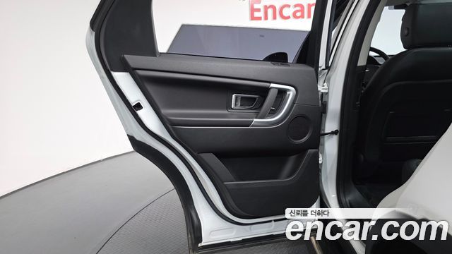 Land Rover Discovery Sport 2019 — photo 15