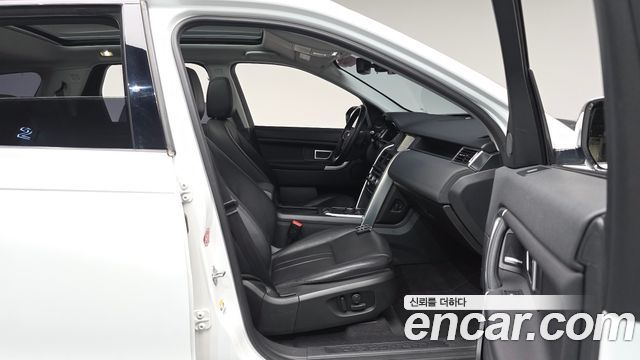 Land Rover Discovery Sport 2019 — photo 16