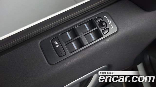 Land Rover Discovery Sport 2019 — photo 38