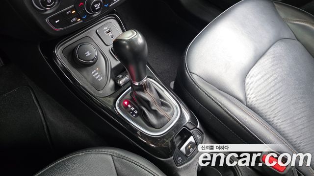 Jeep Compass 2019 — photo 12