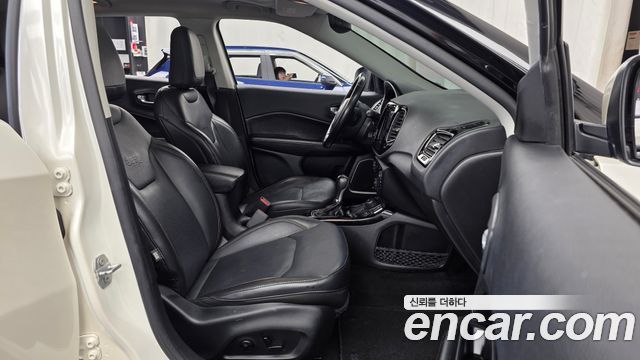 Jeep Compass 2019 — photo 17
