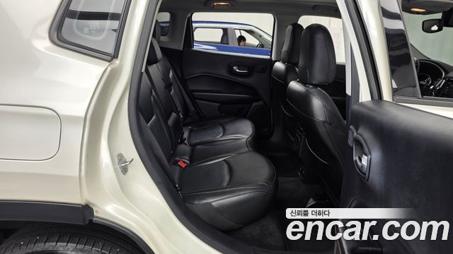 Jeep Compass 2019 — photo 18