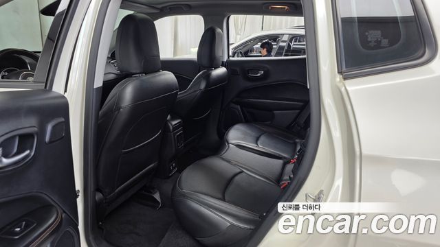 Jeep Compass 2019 — photo 16