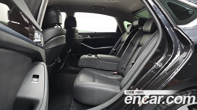 Genesis G80 2018 — photo 17