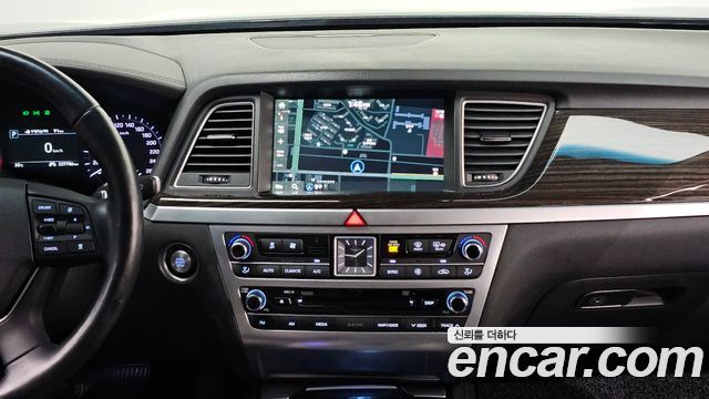 Genesis G80 2018 — photo 20