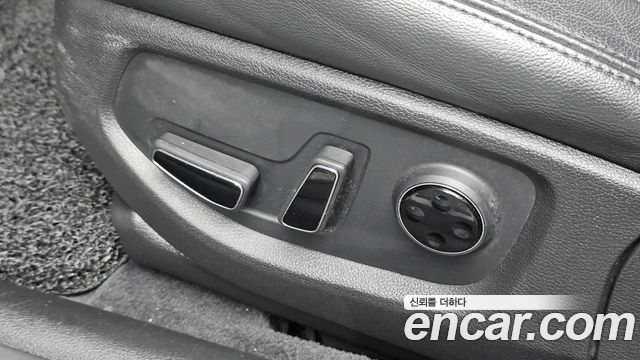 Genesis G80 2018 — photo 25