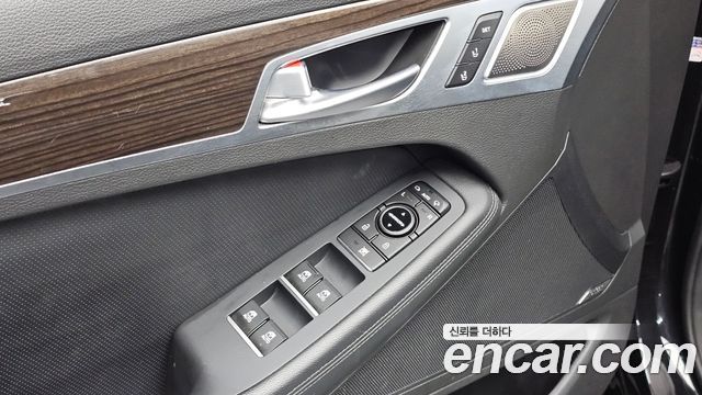 Genesis G80 2018 — photo 26