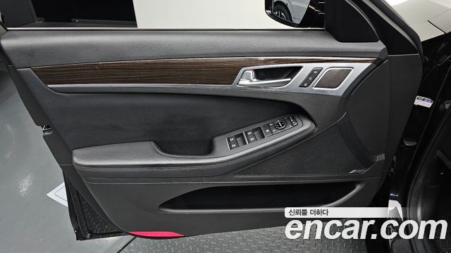 Genesis G80 2018 — photo 14