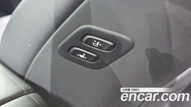 Genesis G80 2018 — photo 28