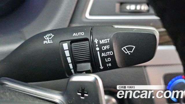 Genesis G80 2018 — photo 32
