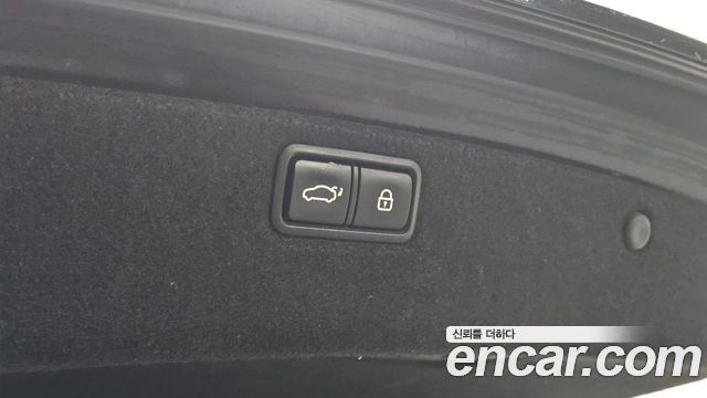 Genesis G80 2018 — photo 33