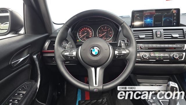 BMW 1-Series 2017 — photo 12