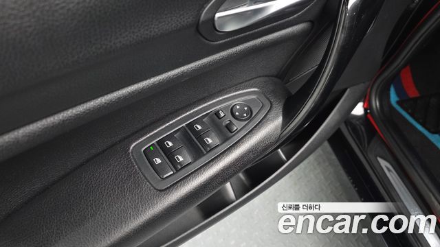 BMW 1-Series 2017 — photo 19