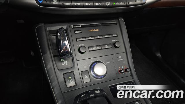Lexus CT200h 2012 — photo 12