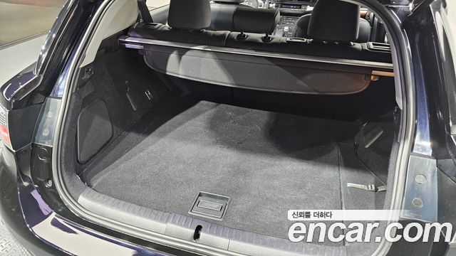 Lexus CT200h 2012 — photo 26