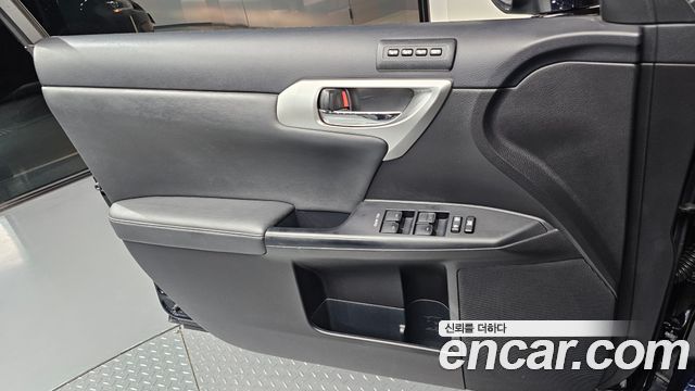 Lexus CT200h 2012 — photo 14
