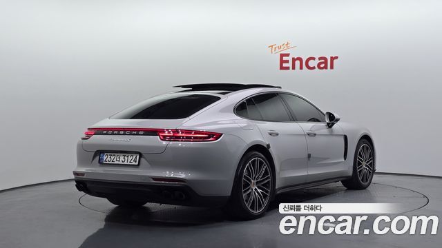 Porsche Panamera 2018 — photo 2