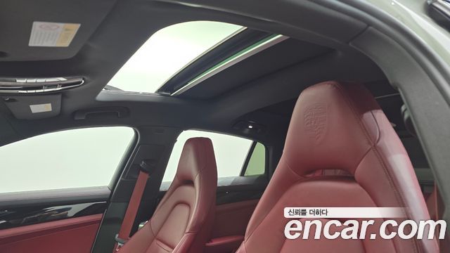 Porsche Panamera 2018 — photo 22