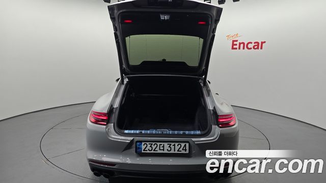 Porsche Panamera 2018 — photo 24