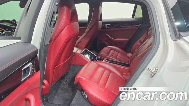 Porsche Panamera 2018 — photo 25