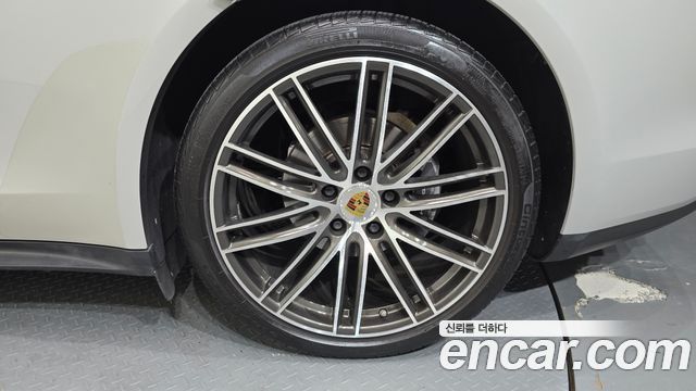 Porsche Panamera 2018 — photo 7