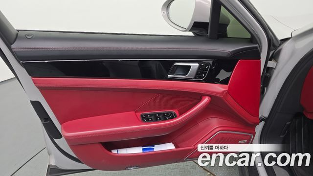Porsche Panamera 2018 — photo 14