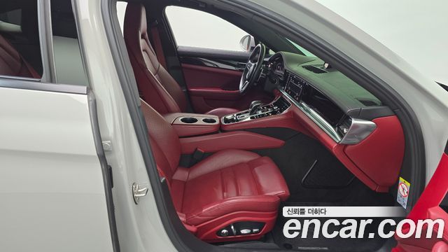 Porsche Panamera 2018 — photo 16