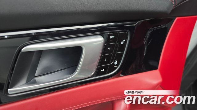 Porsche Panamera 2018 — photo 33
