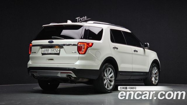 Ford Explorer 2016 — photo 2