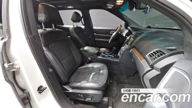 Ford Explorer 2016 — photo 11