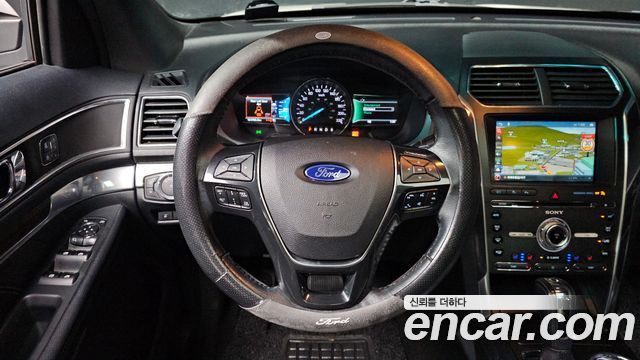 Ford Explorer 2016 — photo 13