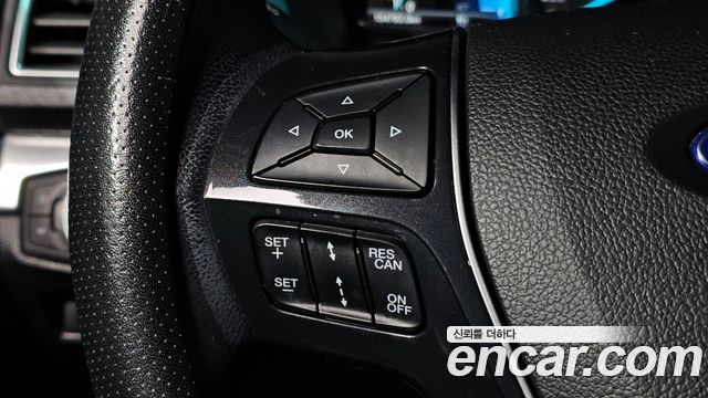 Ford Explorer 2016 — photo 17