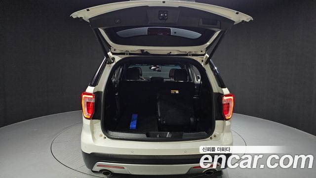 Ford Explorer 2016 — photo 20