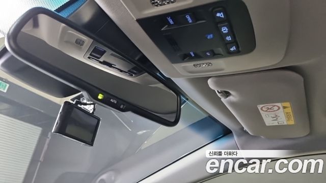 Toyota Camry 2018 — photo 13