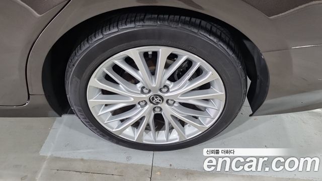 Toyota Camry 2018 — photo 18