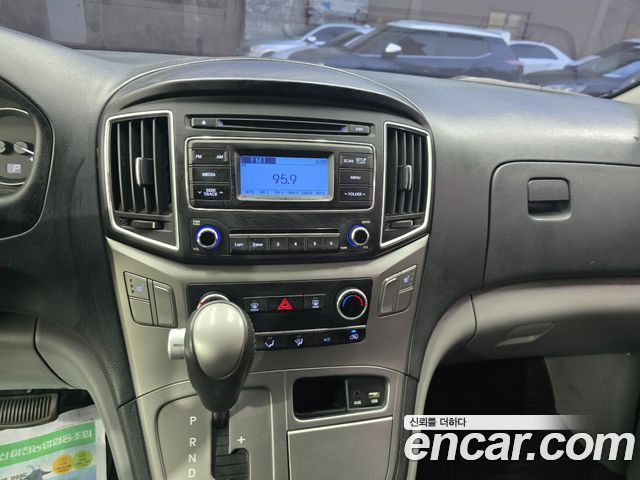 Hyundai Starex 2019 — photo 10