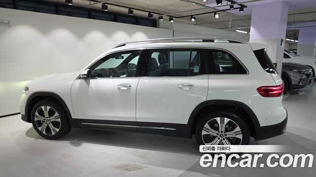Mercedes-Benz EQB 2026 — photo 8