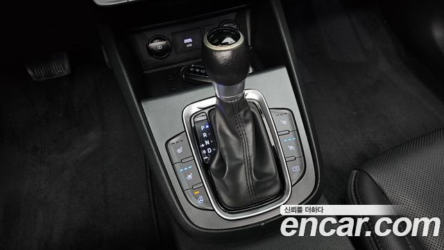 Hyundai Kona 2023 — photo 12