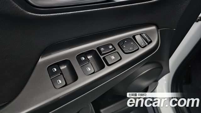 Hyundai Kona 2023 — photo 24